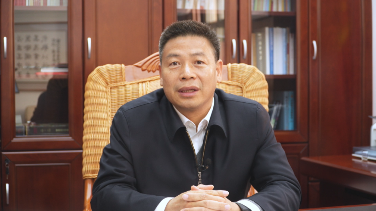 Г-н Цинь Вейго, секретарь КПК города Хуайбэй, провинция Аньхой