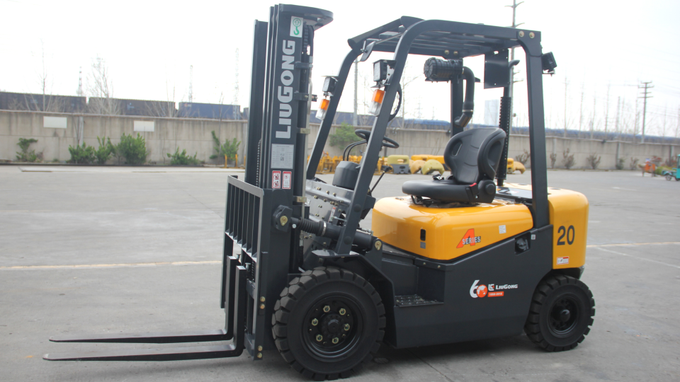 Погрузчик с пневматическими шинами LiuGong CPCD20