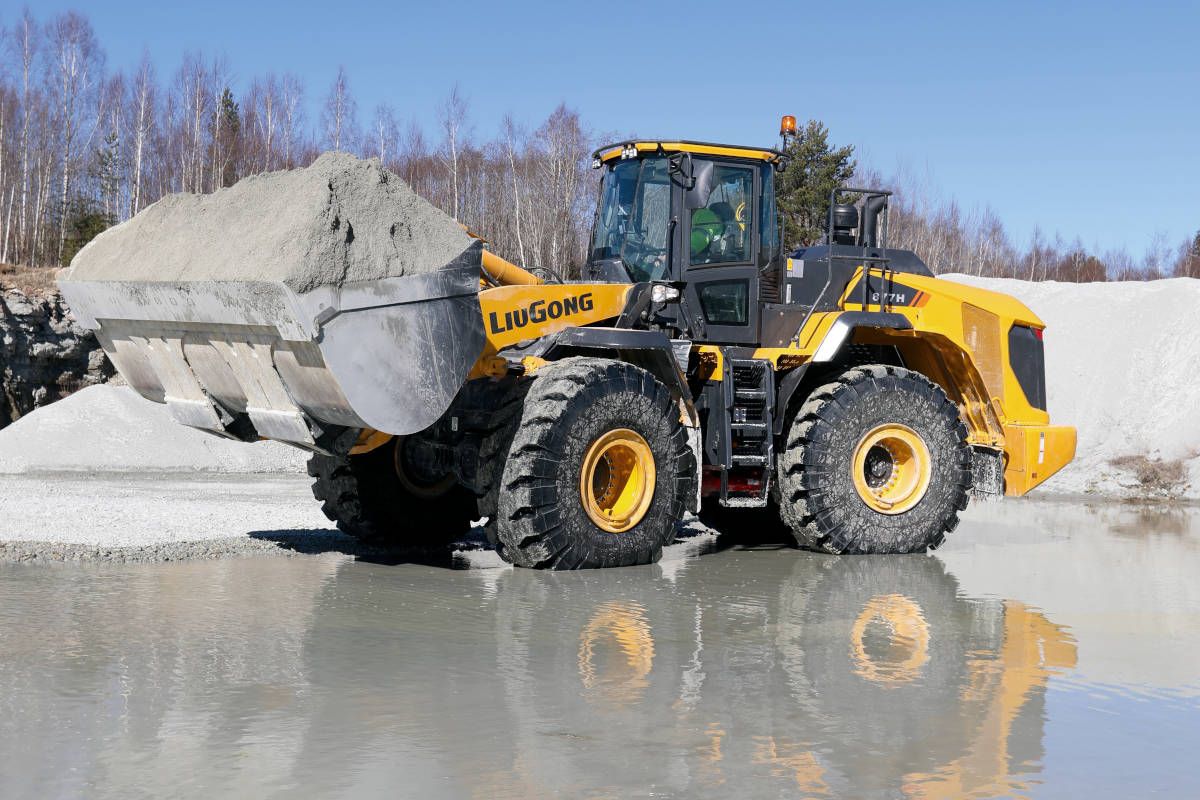 Китайская спецтехника фронтальный погрузчик LiuGong 877H